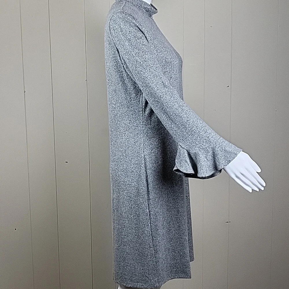 White House Black Market Heather Grey Long Flutter Sleeve Sheath Dress Si…